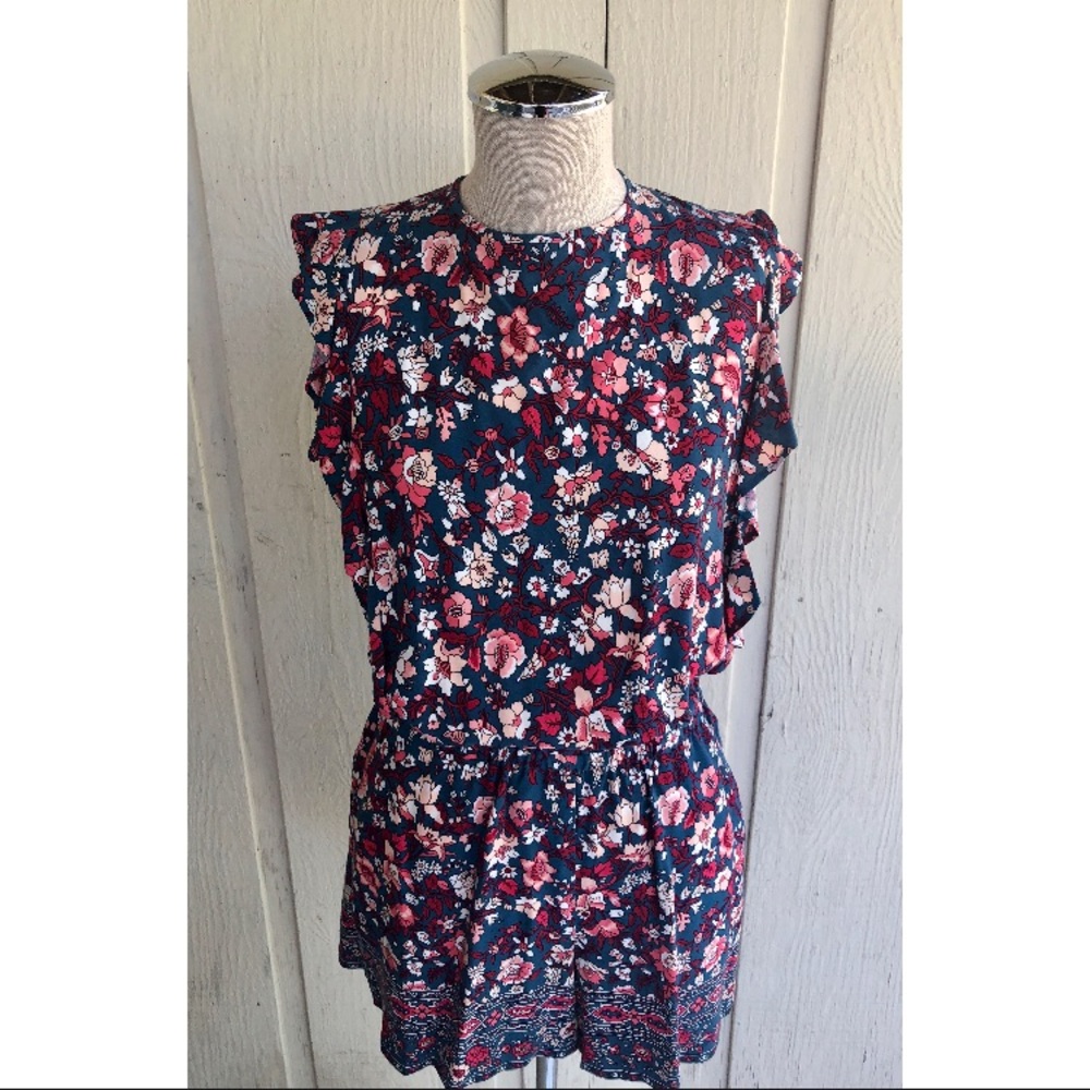 NWT Key-Hole Tie-Back Romper
